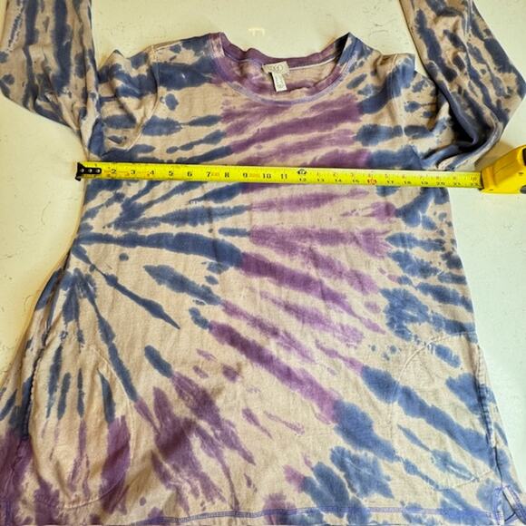 LOGO by Lori Goldstein Sz Large Tie-Dye Top with Hi-Low Hem - Picture 7 of 13